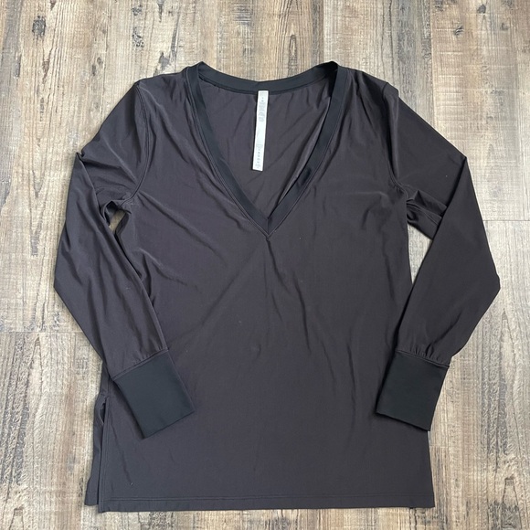 Lululemon black mesh top - Picture 4 of 7